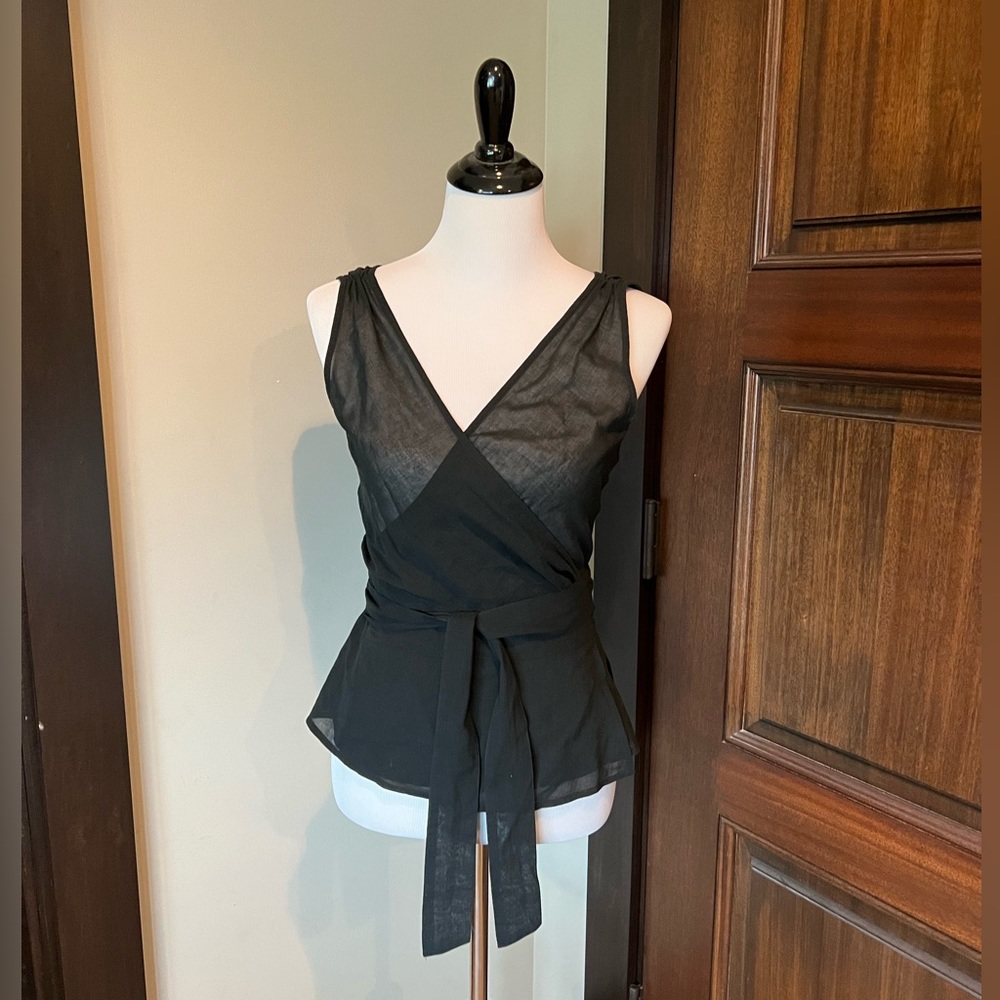 Super cute cotton, linen wrap top.